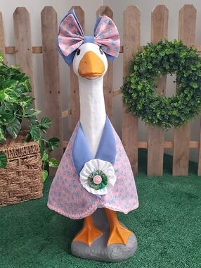 Large Porch Goose Clothes Spring/Summer